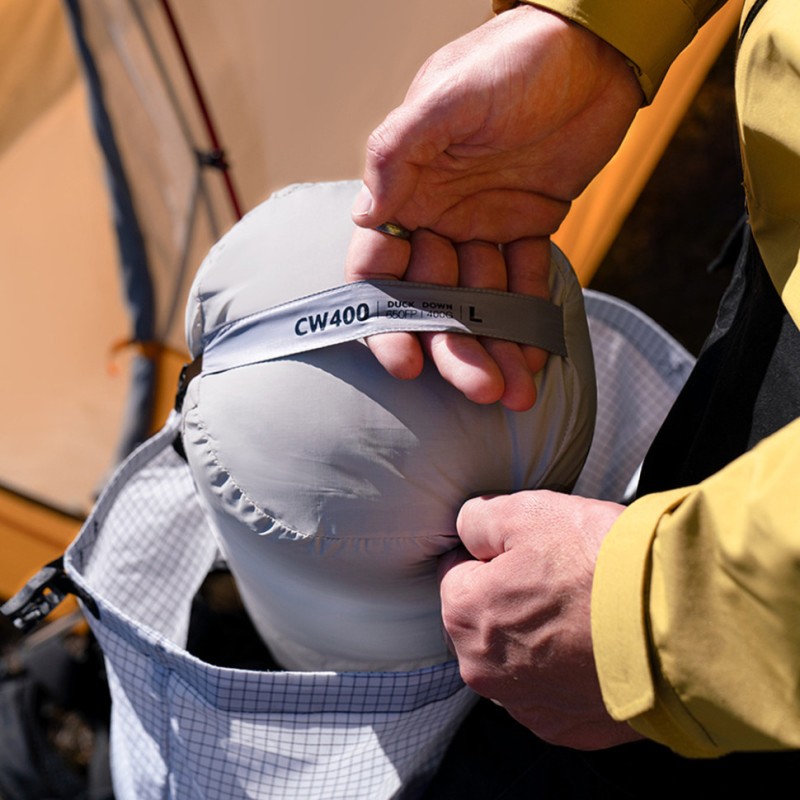 Спальник з натуральним пухом Naturehike CW400 NH18C400-D, p-р M, жовто-сірий