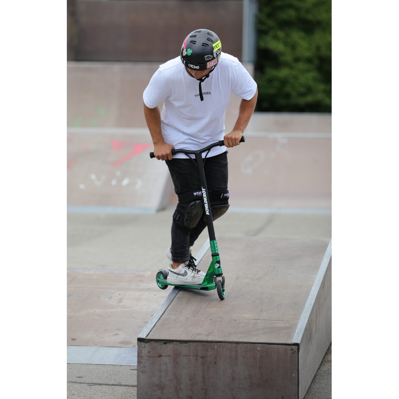 Самокат трюковий Schildkröt Flipwhip Hydro Green (2021v) чорно-зелений Уні Max:100 кг