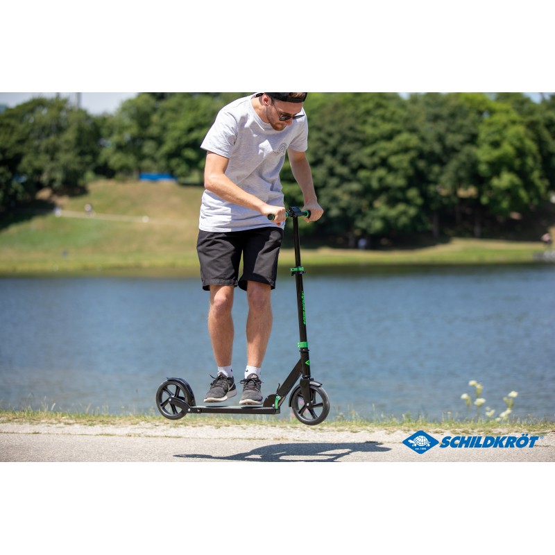 Міський самокат Schildkröt City Scooter Street Master 200mm Green чорно-зелений Уні Max:100 кг