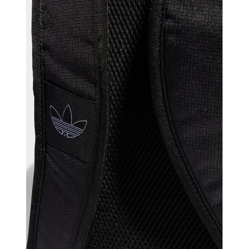 Рюкзак Adidas ADICOLOR BACKPK 20.25L чорний 15 x 27 x 43 см (IT7602)
