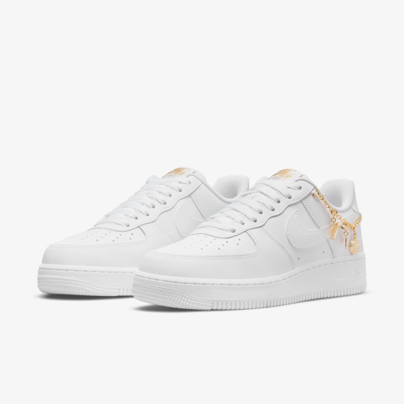 Кросівки жіночі Nike Wmns Air Force 1 07 Lx (DD1525-100)