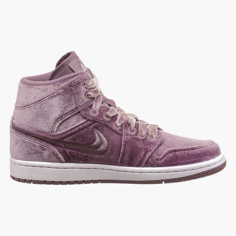 Кросівки жіночі Jordan Air 1 Mid Se (DQ8397-500)