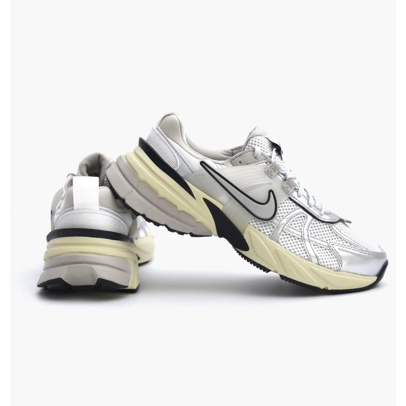Кросівки жіночі Nike Wmns V2k Run