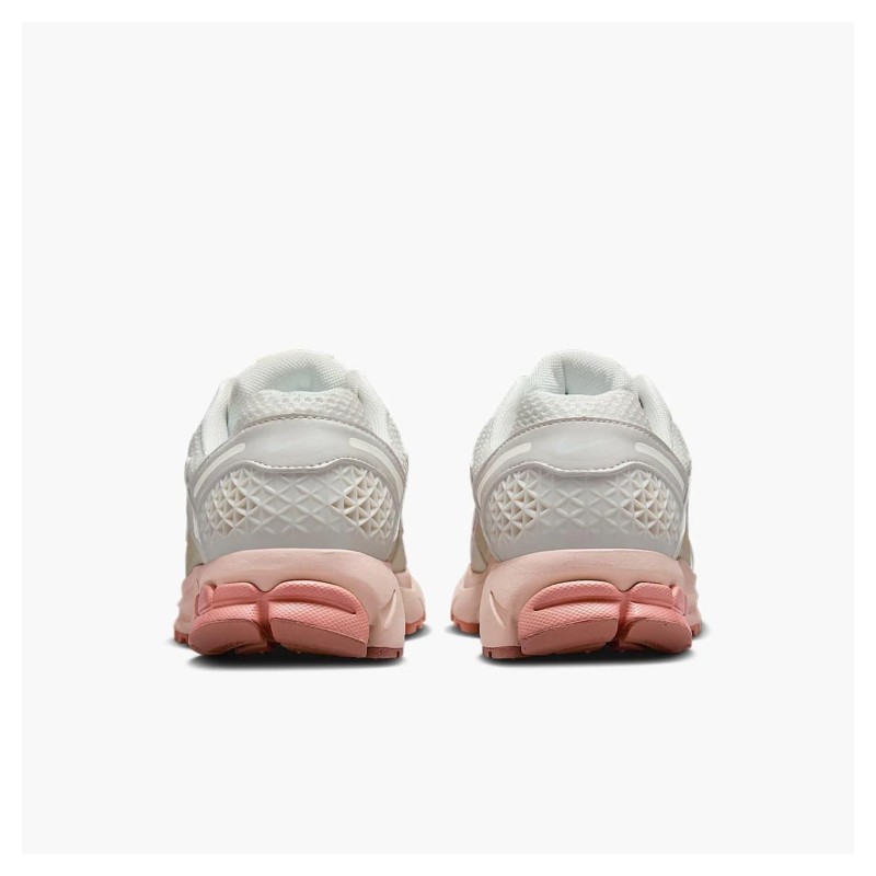 Кросівки жіночі Nike Wmns Zoom Vomero 5 (FJ2028-002)