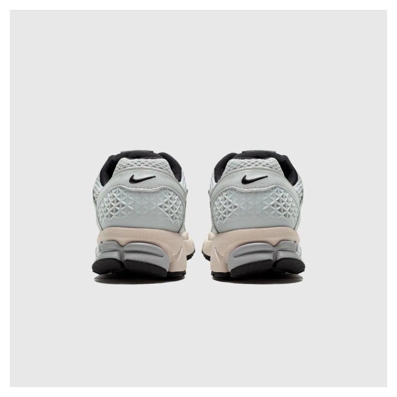 Кросівки жіночі Nike Wmns Zoom Vomero 5 White (FN6742-002)