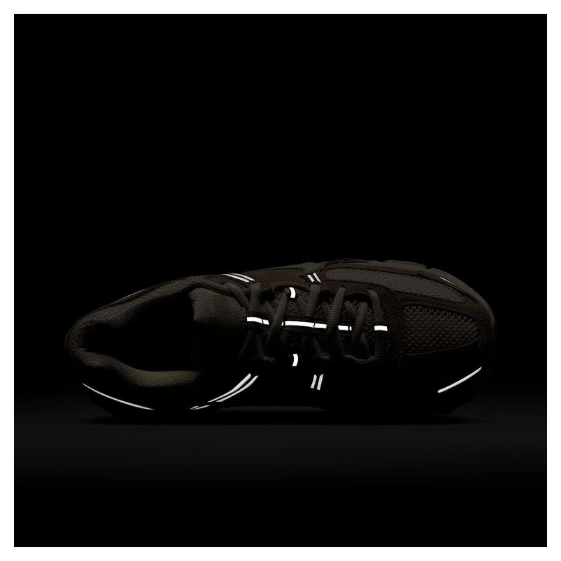 Кросівки жіночі Nike Zoom Vomero 5 (HQ0458-200)