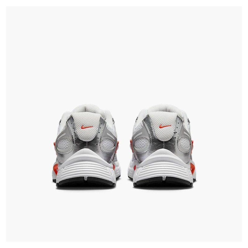 Кросівки жіночі Nike V5 Rnr (HQ7901-100)