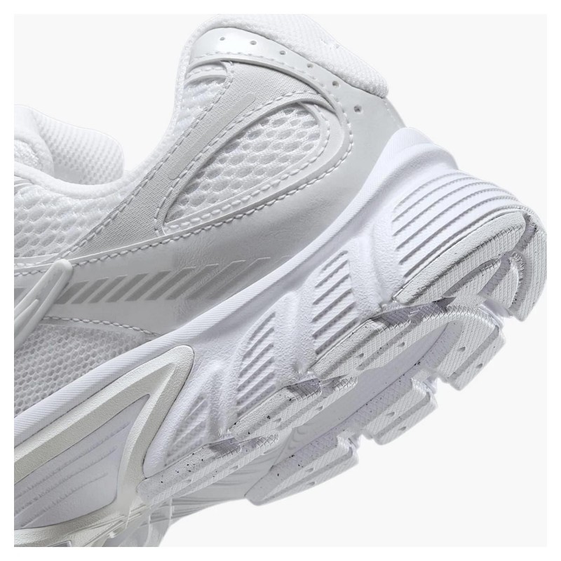 Кросівки жіночі Nike V5 Rnr White Black Metallic Silver (HQ7901-101)