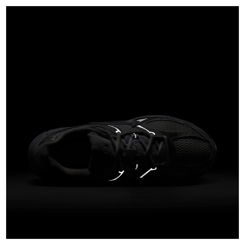 Кросівки жіночі Nike V5 Rnr White Black Metallic Silver (HQ7901-101)