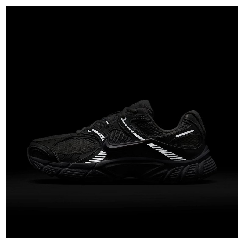 Кросівки жіночі Nike V5 Rnr White Black Metallic Silver (HQ7901-101)