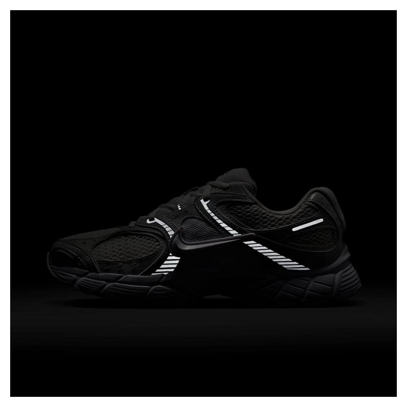 Кросівки жіночі Nike V5 Rnr White Black Metallic Silver (HQ7901-101)