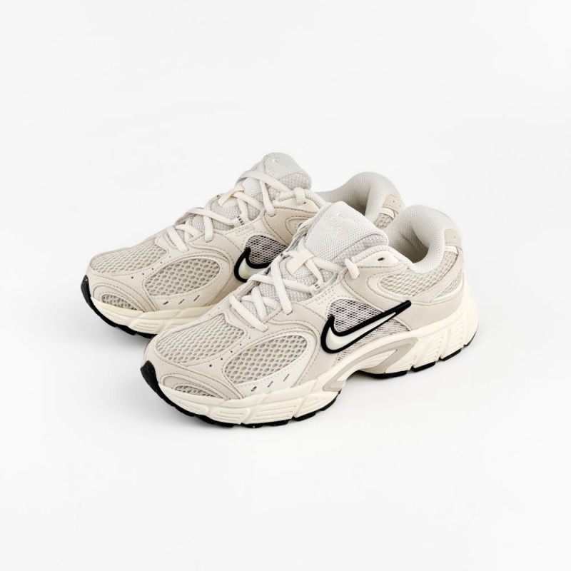Кросівки жіночі Nike W V5 Rnr