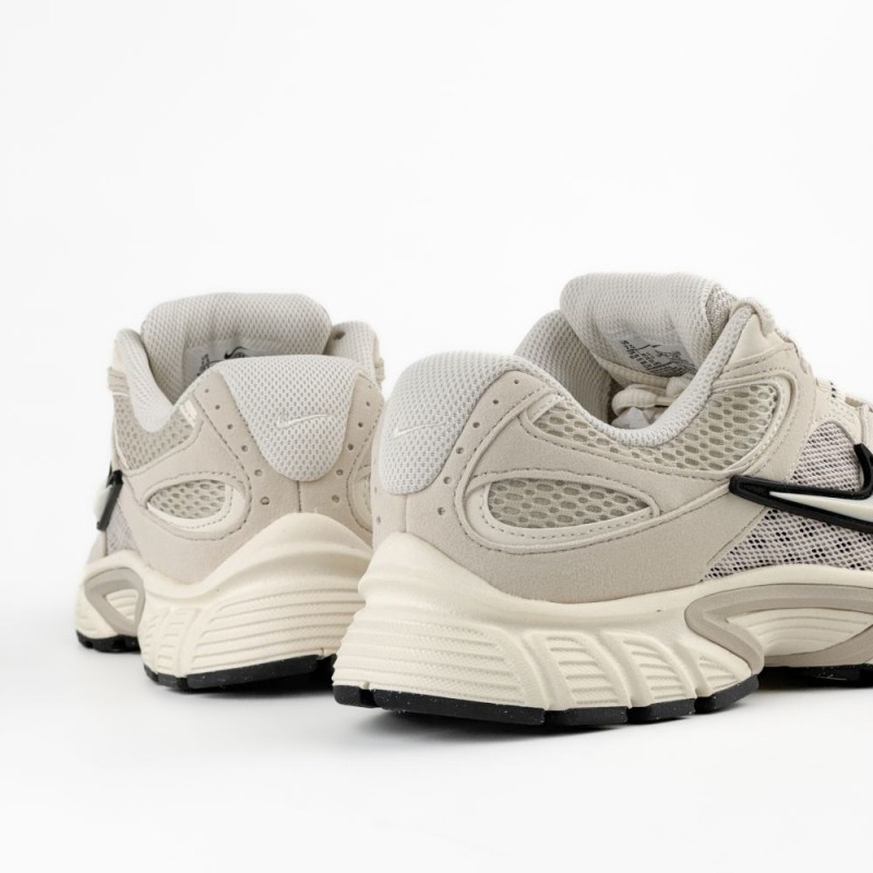 Кросівки жіночі Nike W V5 Rnr